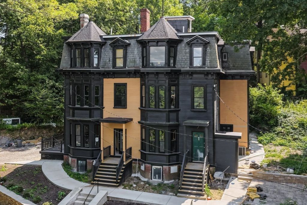 18 Yale Terrace #1, Boston