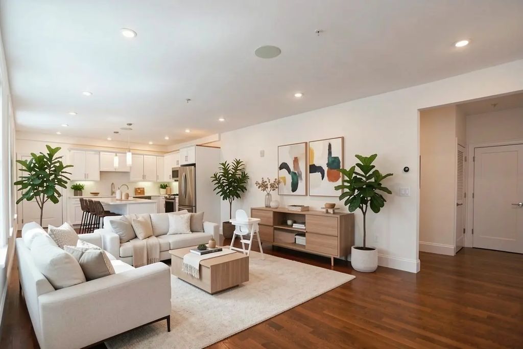 76 Flint St #1, Somerville