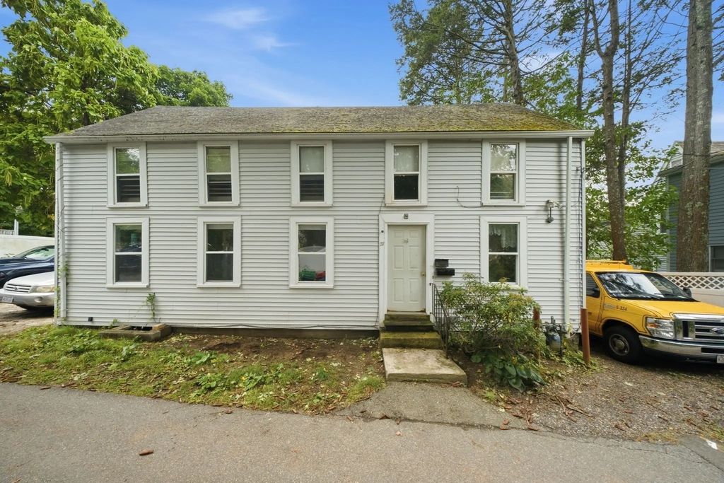 27 Mechanic St, Foxboro