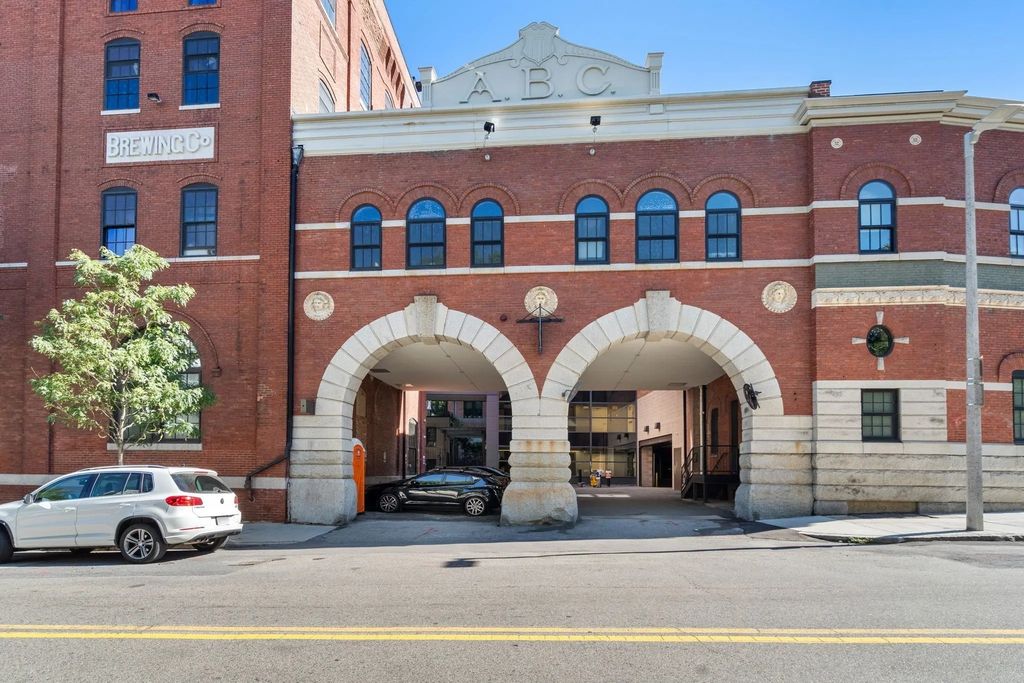 251 Heath St #109, Boston