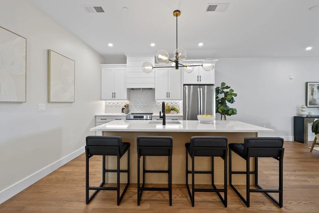 2 Readfield Place #5, Boston