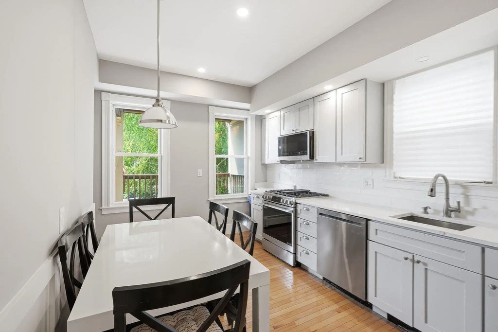 9 Hatch St #2, Boston