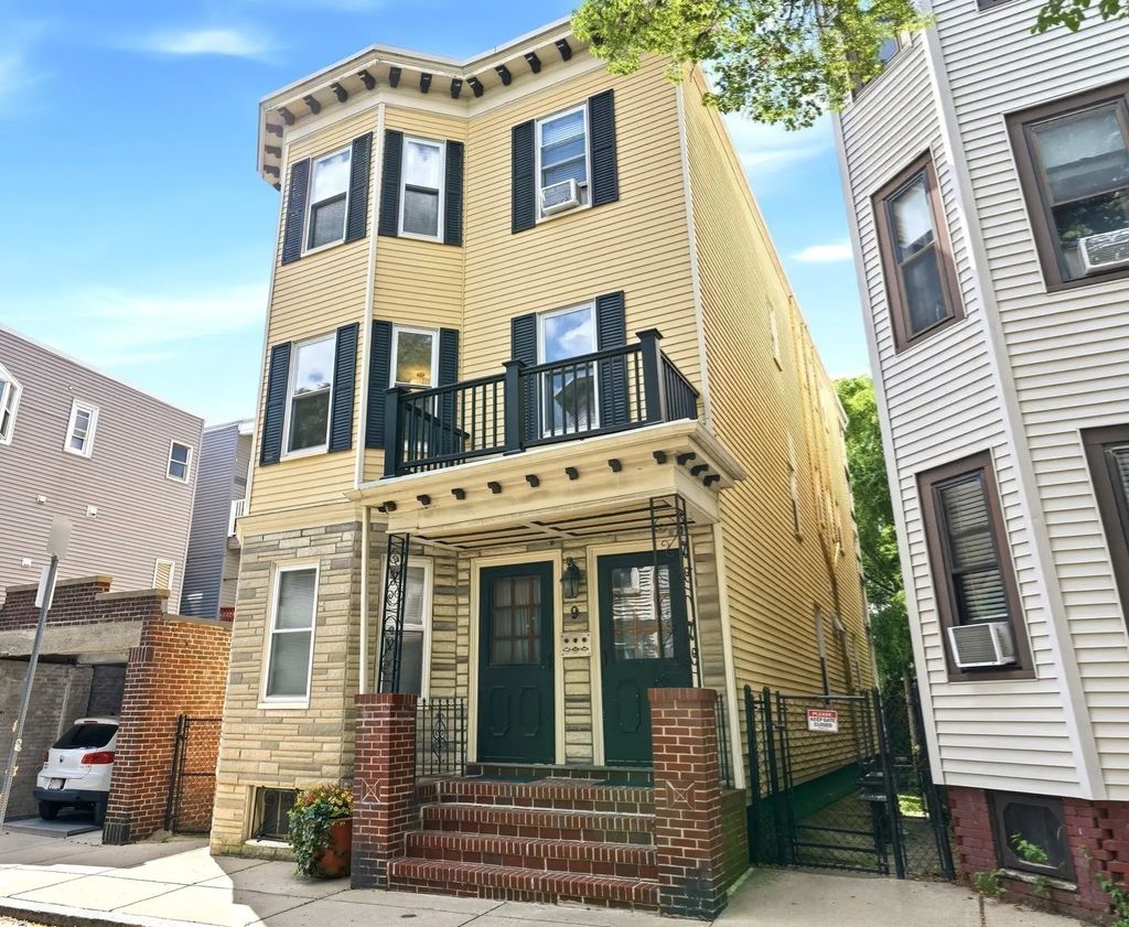 9 Hatch St #2, Boston