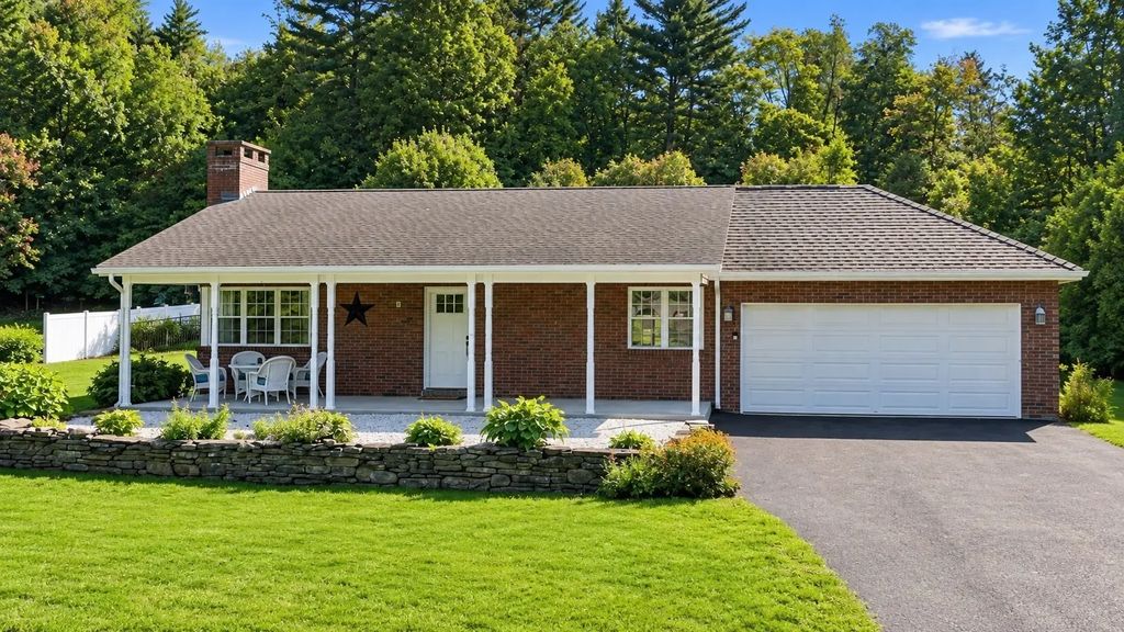 146 Huntington Rd, Russell
