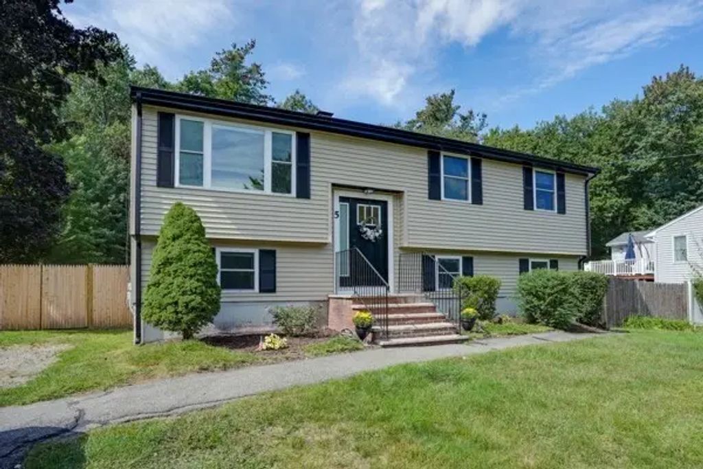 5 William Rd, Billerica