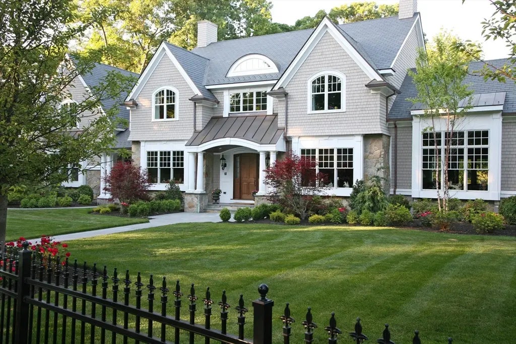 99 Old Colony Road, Wellesley