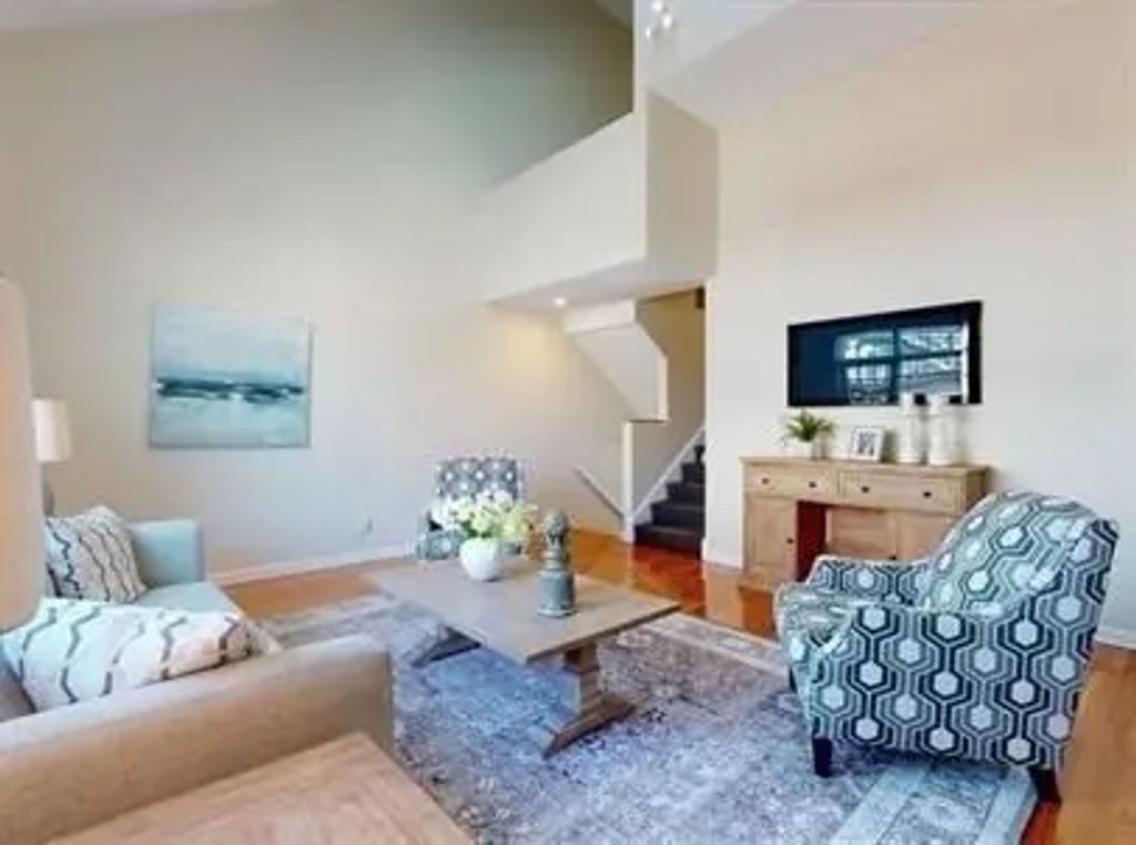 137 Glenville Ave #2, Boston