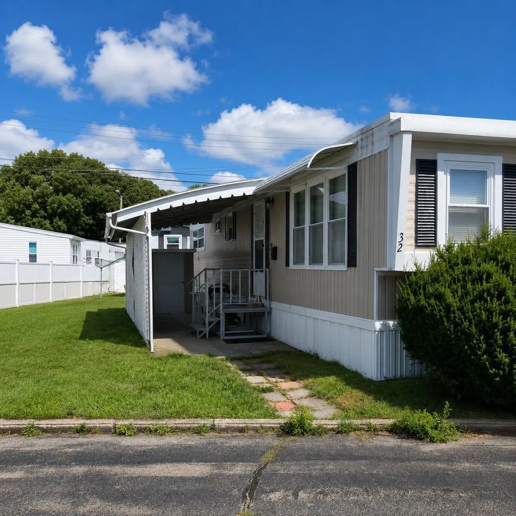 131 Washington St #32, Foxboro