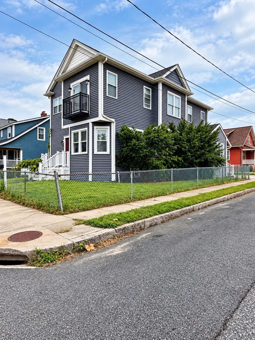 996 Walnut St, Fall River
