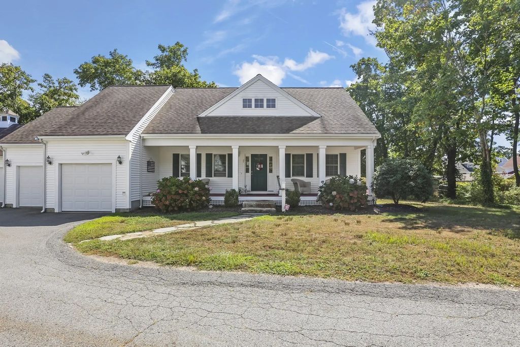 2 Rosemary Ln #a, Wareham