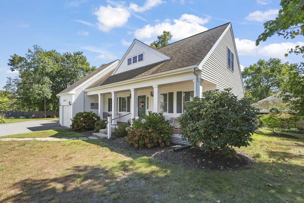 2 Rosemary Ln #a, Wareham