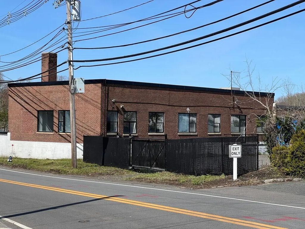 138 Leland St, Framingham