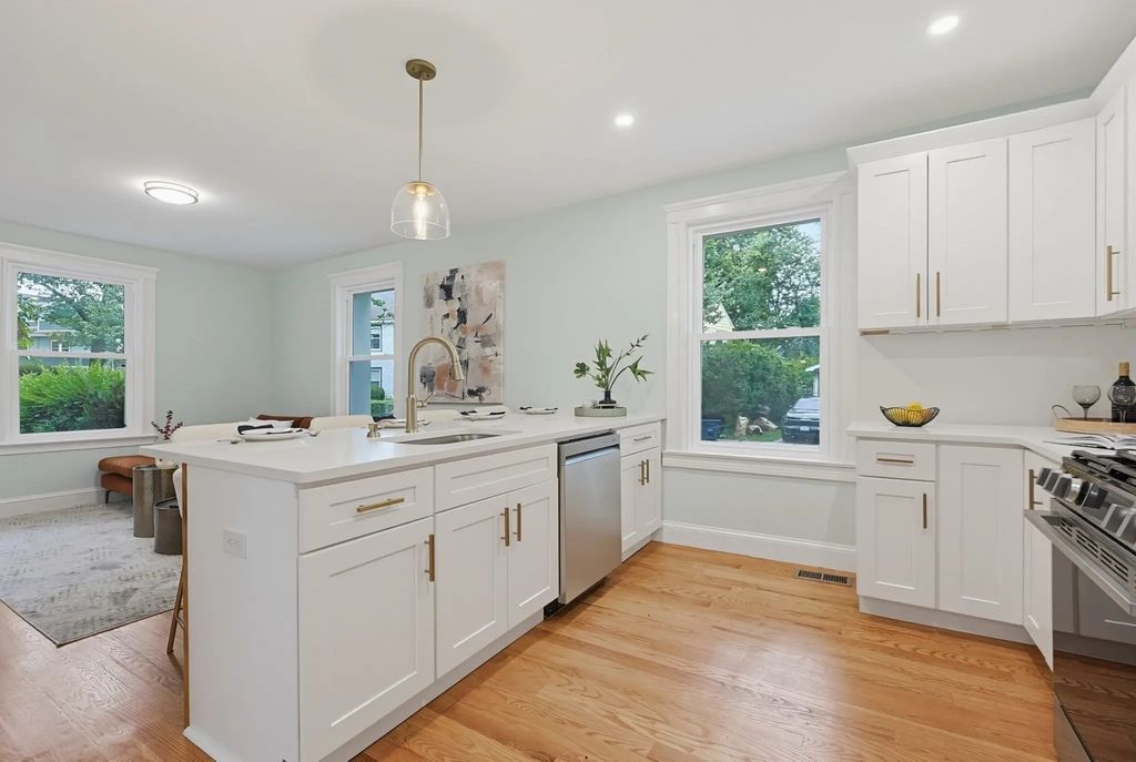 302 Wachusett St, Boston
