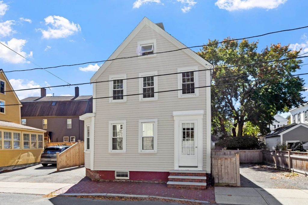 58 Temple St, Newburyport