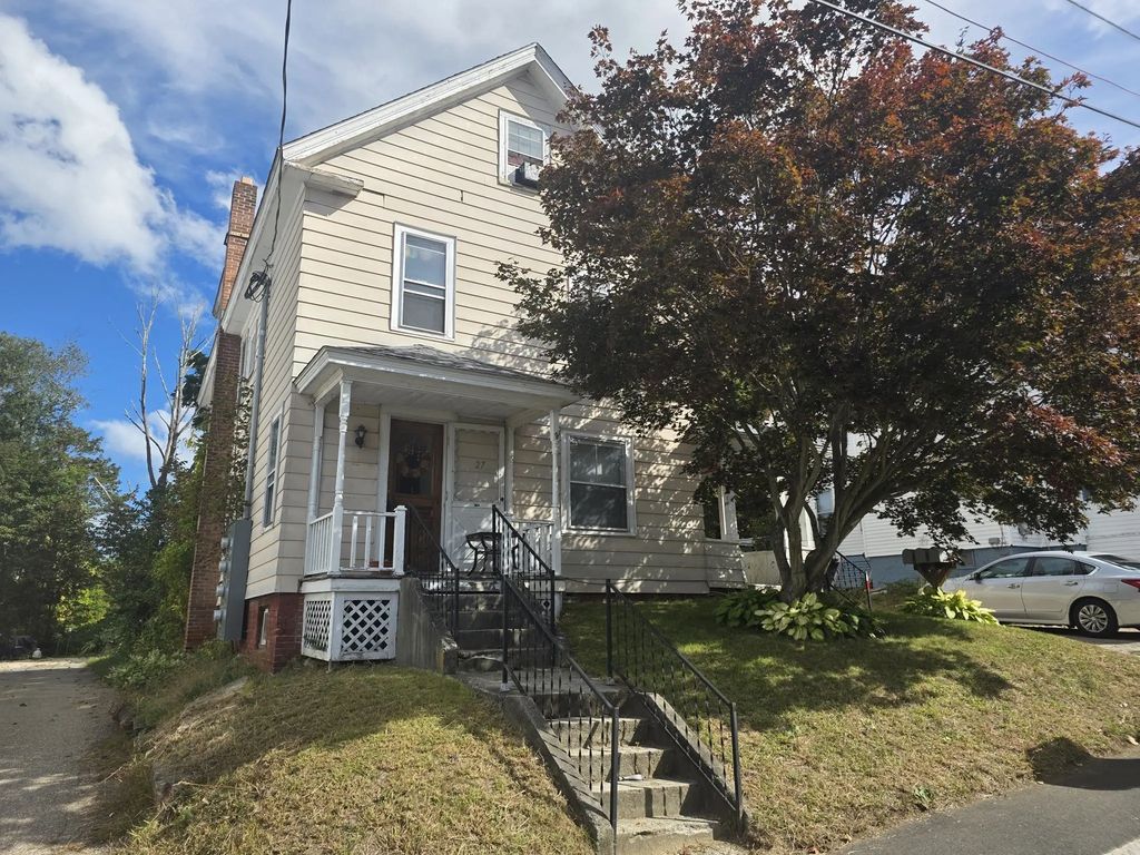 27 Walnut St, Ware