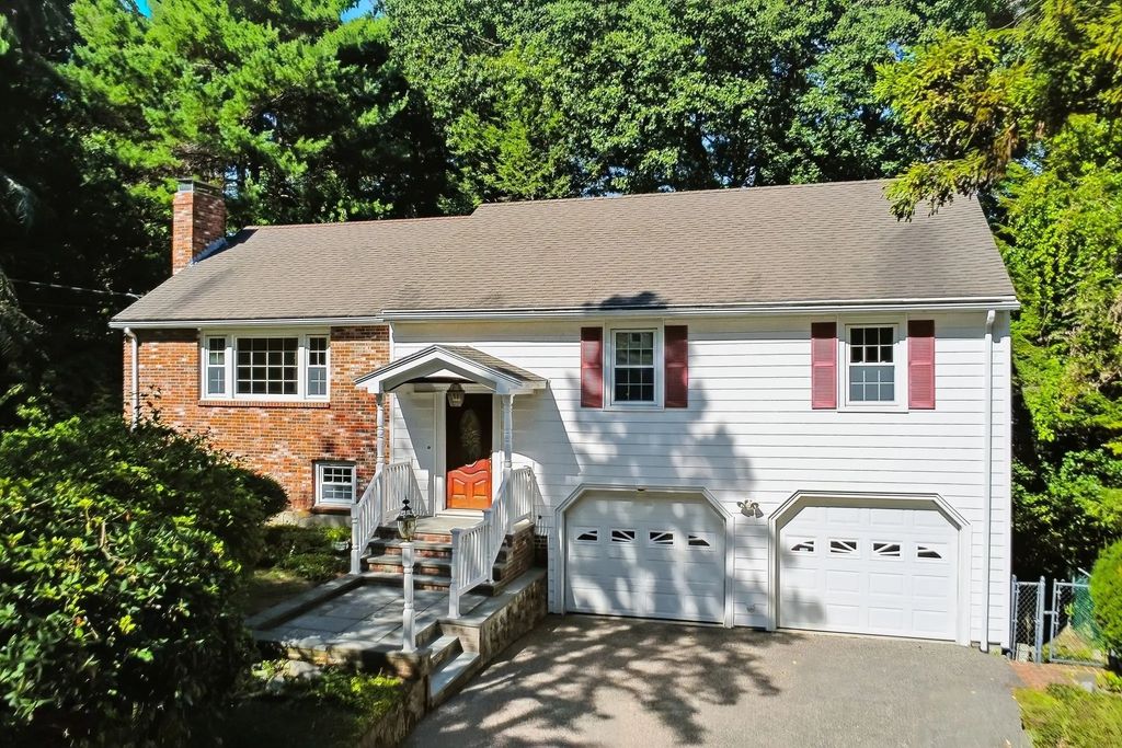 110 Thornberry Road, Winchester
