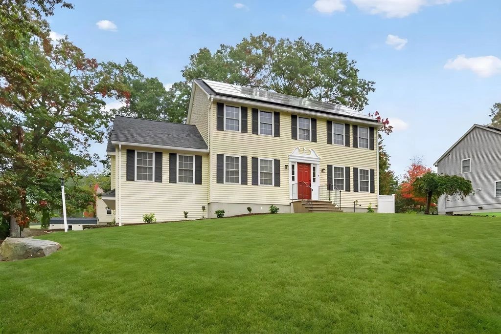 16 Horseshoe Ln, Clinton