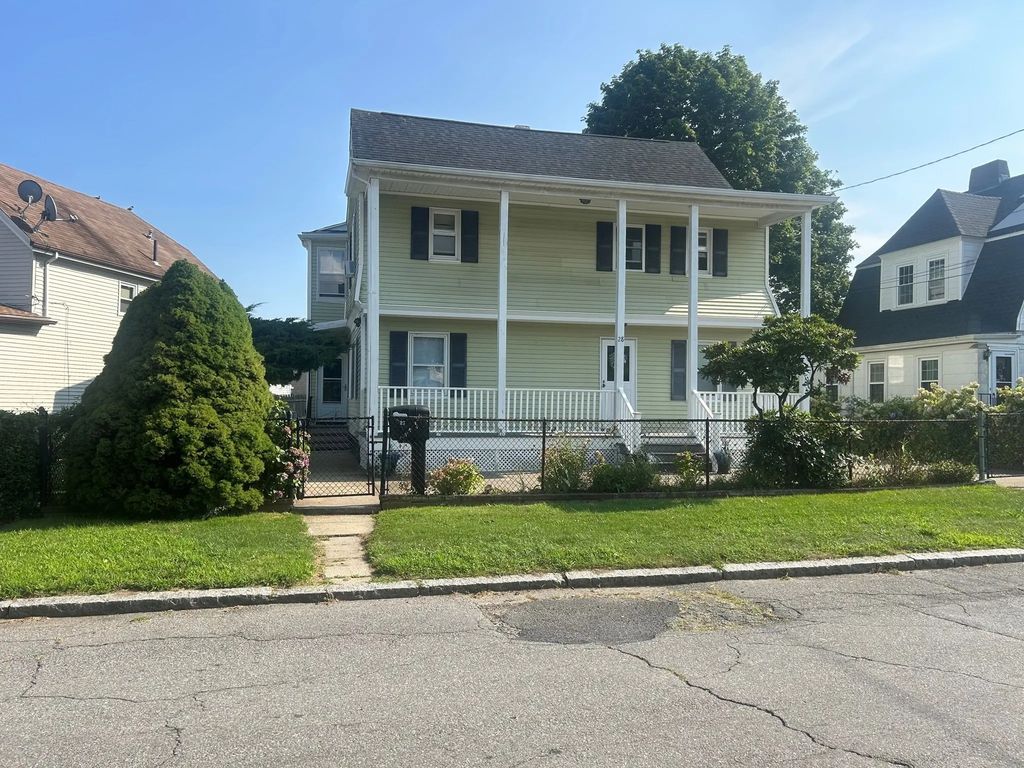 28 Gosnold St, New Bedford