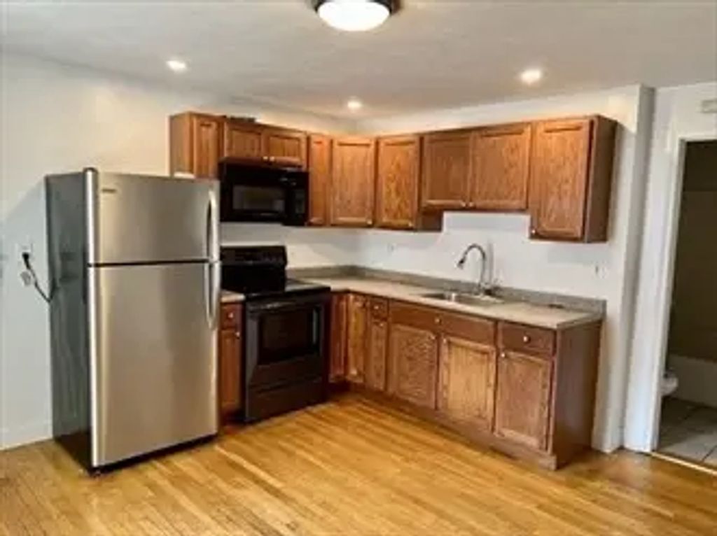 168-170 Spruce St #6, Leominster