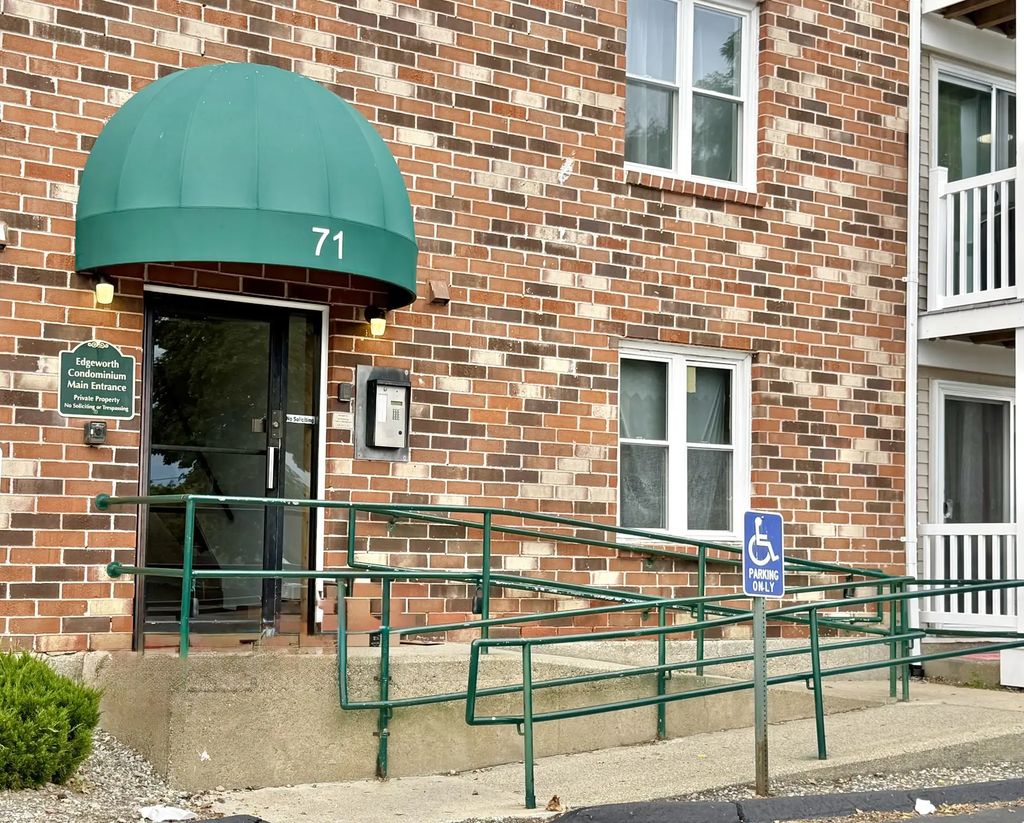 71 Edgeworth St #17, Worcester