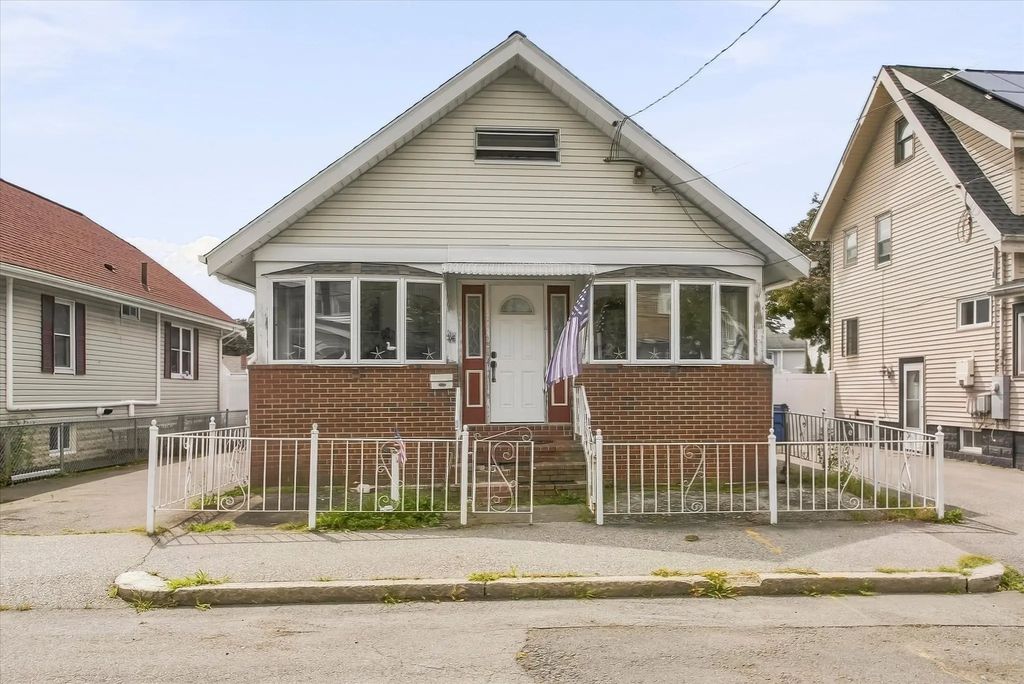 14 Beckert Ave, Revere