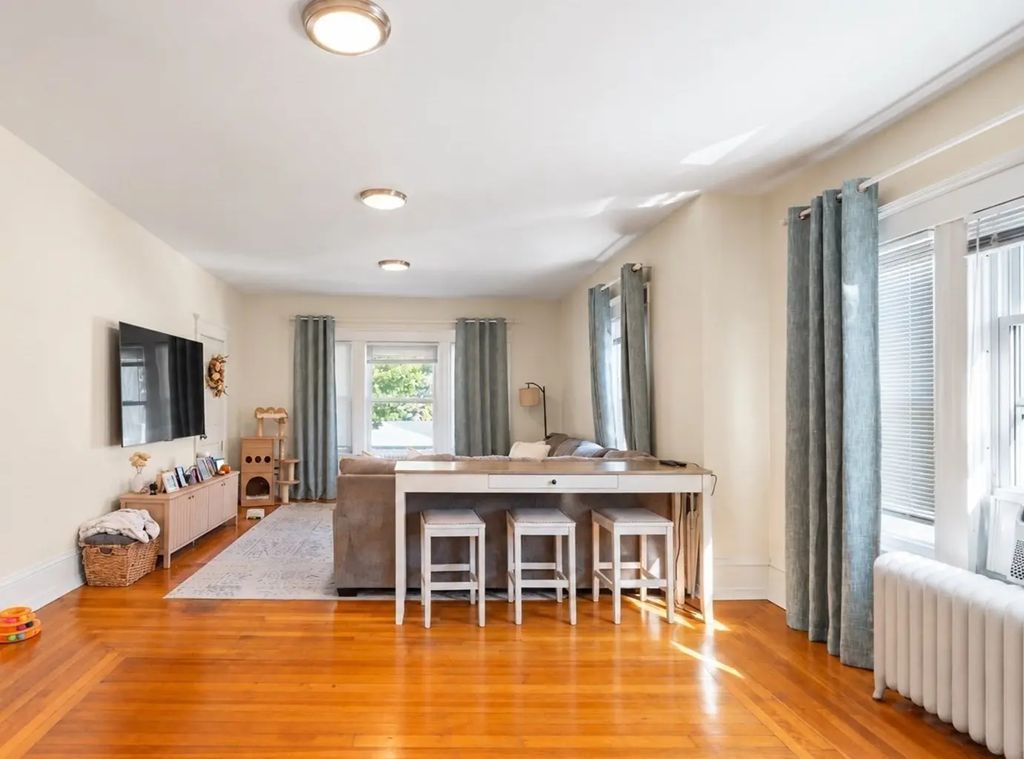6 Grove St #2, New Bedford