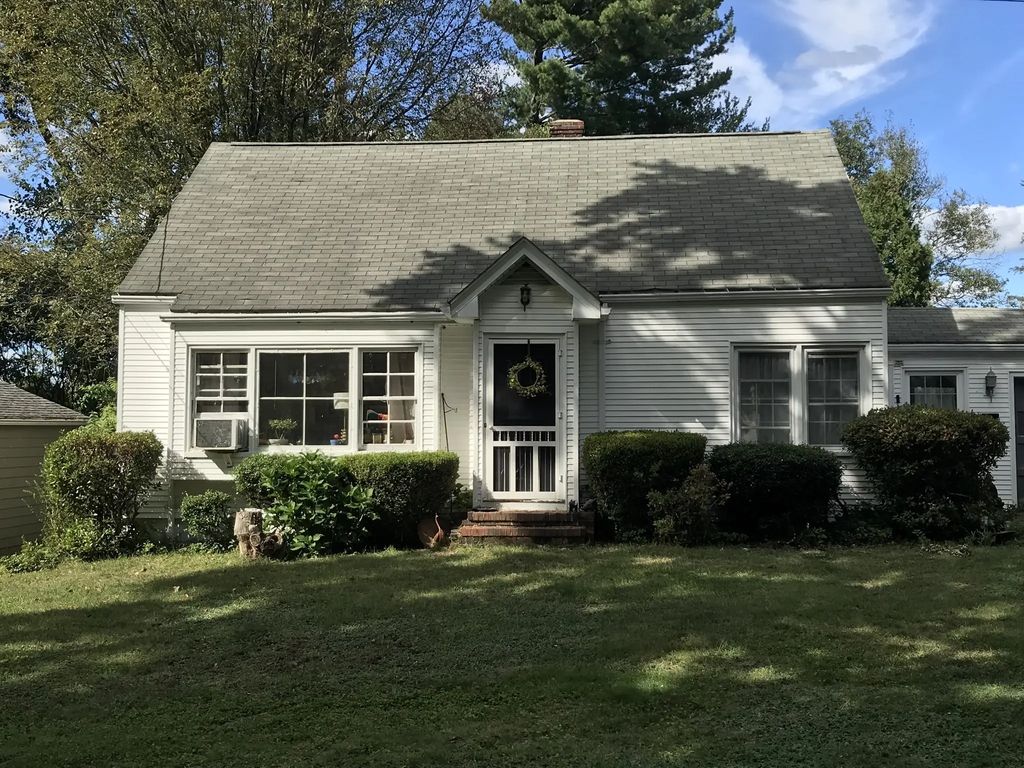11 Bombardier St, South Hadley