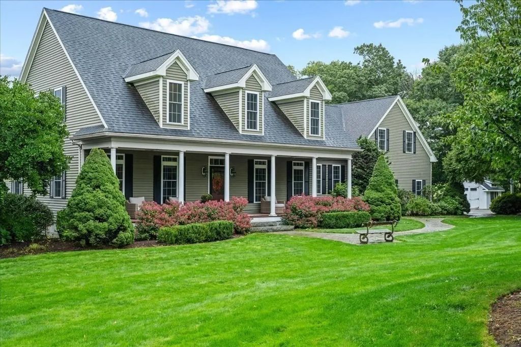 111 Paige Hill Rd, Brimfield
