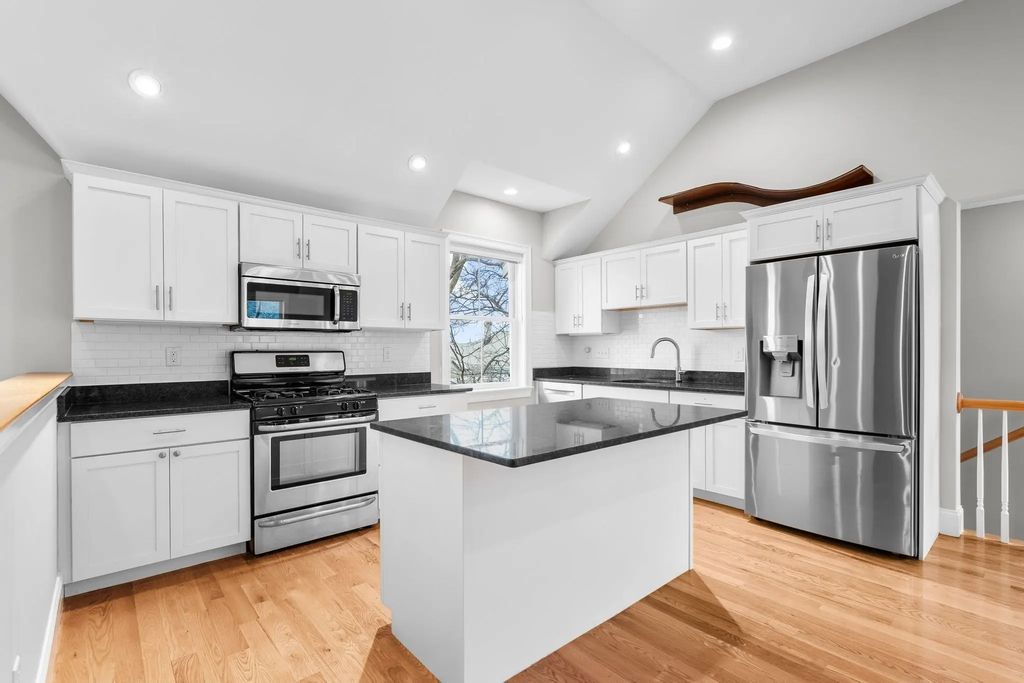 6 Peter Parley Rd #3, Boston