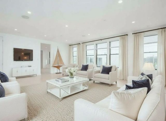340 West 2nd Street #9, Boston