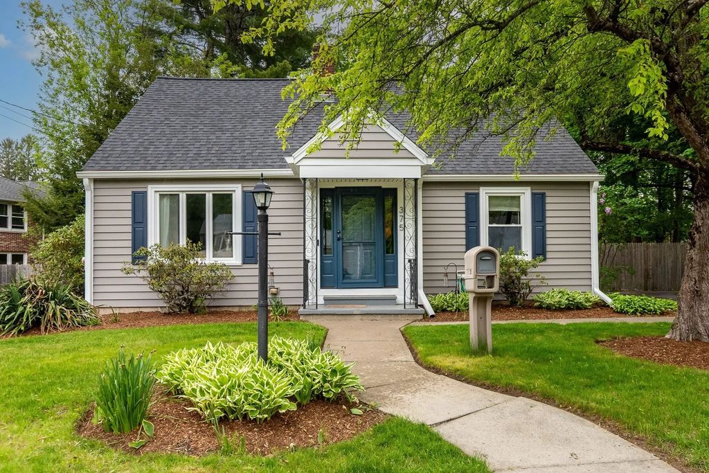 375 Union St, Millis