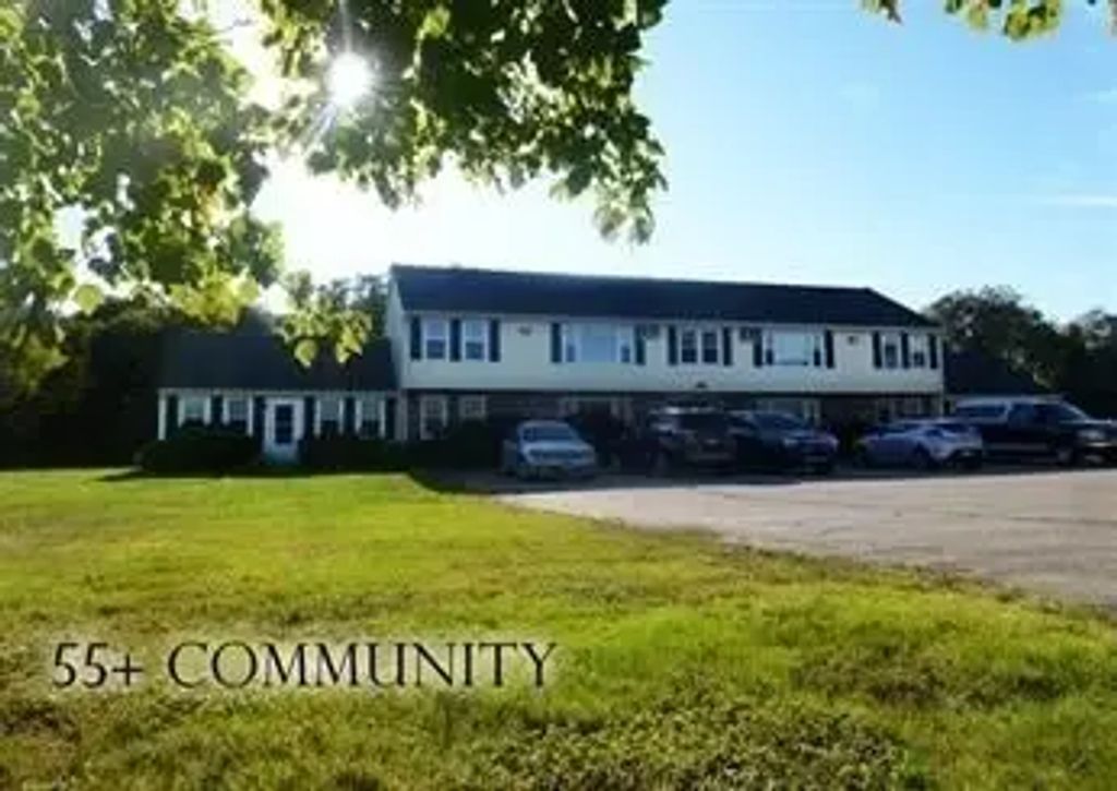 3 Blueberry Drive(55 Plus) #6, Lakeville
