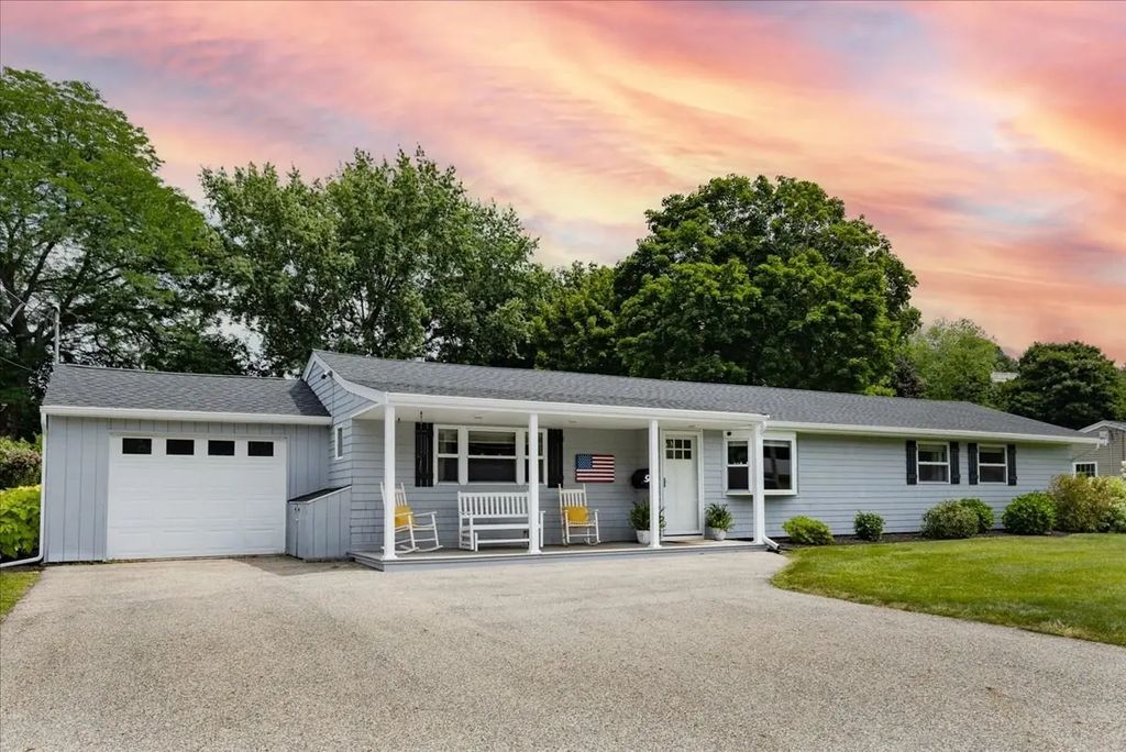 9 Massachusetts Ave, Danvers