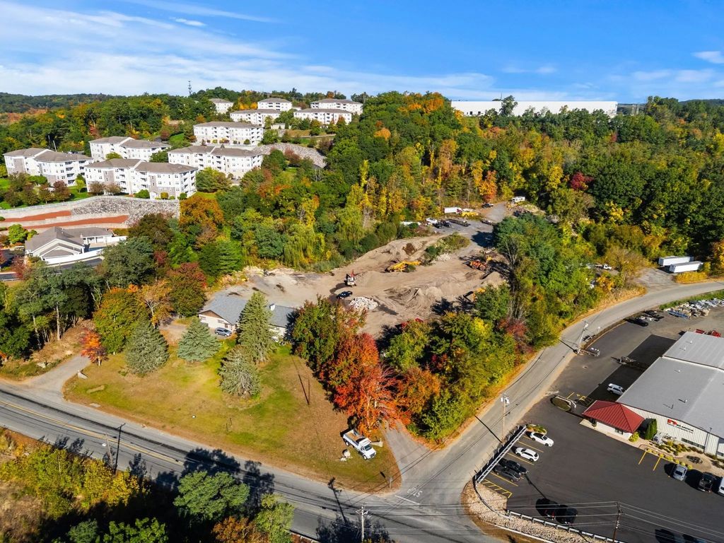 146 Pleasant Valley, Methuen