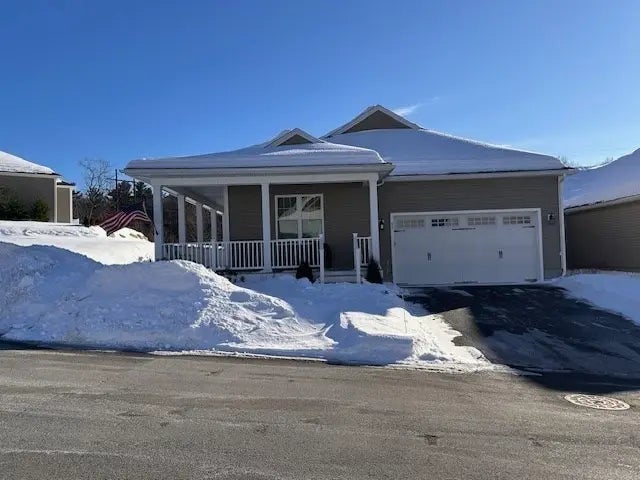 61 Spring Hill Dr #61, Uxbridge