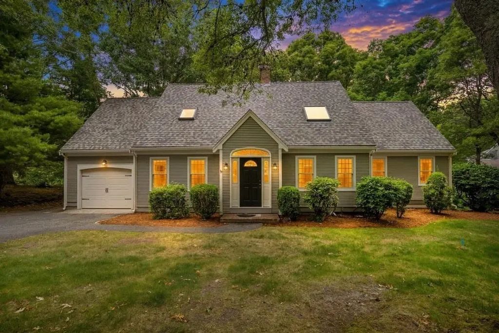 30 Currycomb Cir, Barnstable