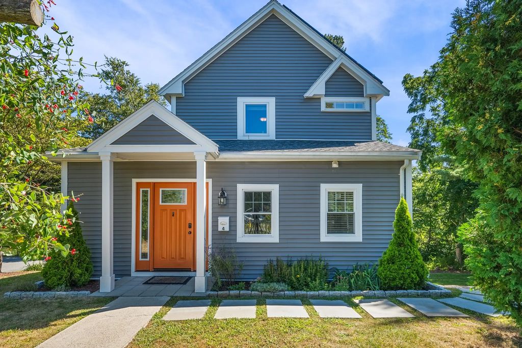 4 Lynwood, Gloucester