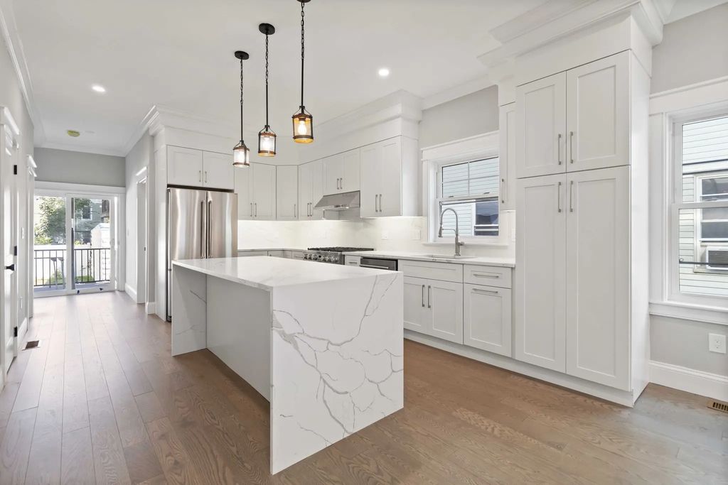 61 Springfield St #1, Somerville