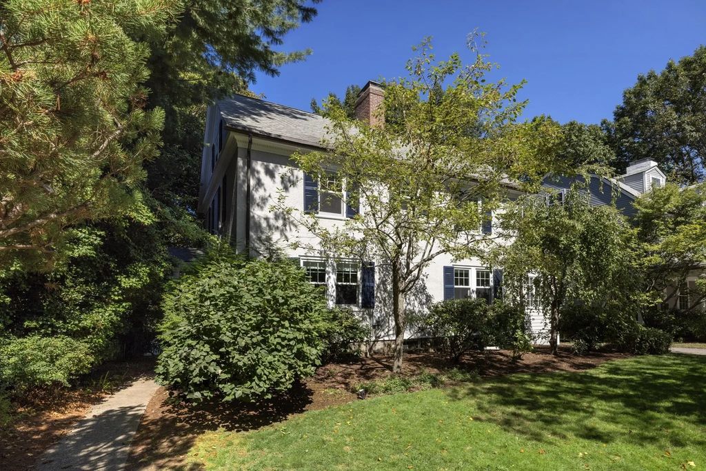 249 Clinton Rd, Brookline