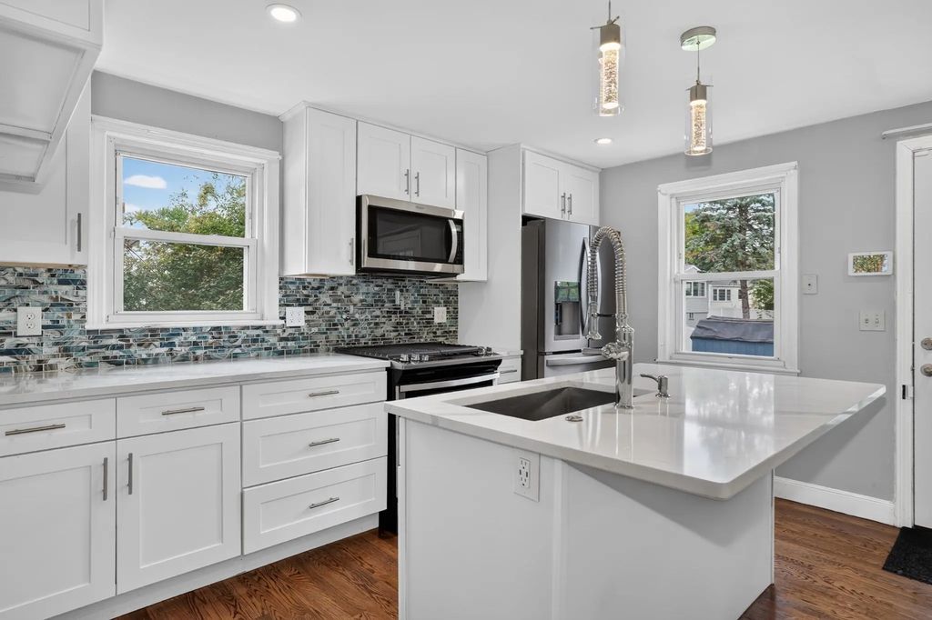 1061 Trapelo Rd, Waltham