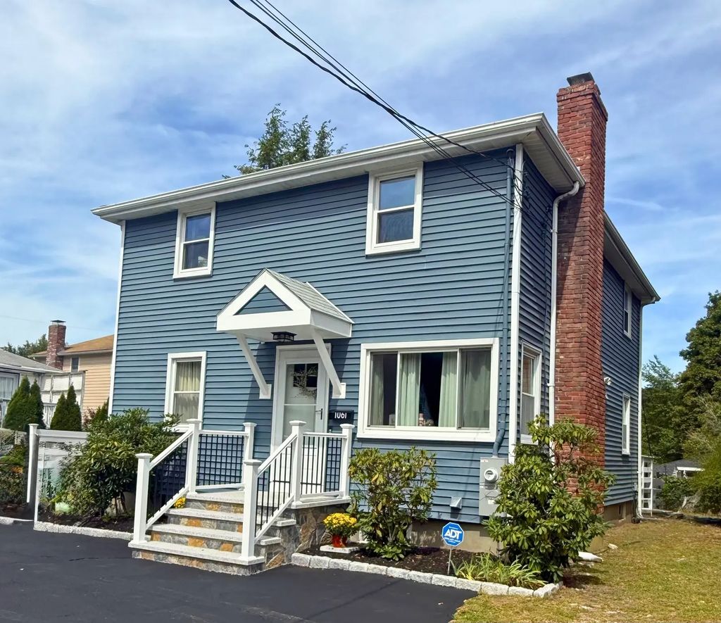 1061 Trapelo Rd, Waltham