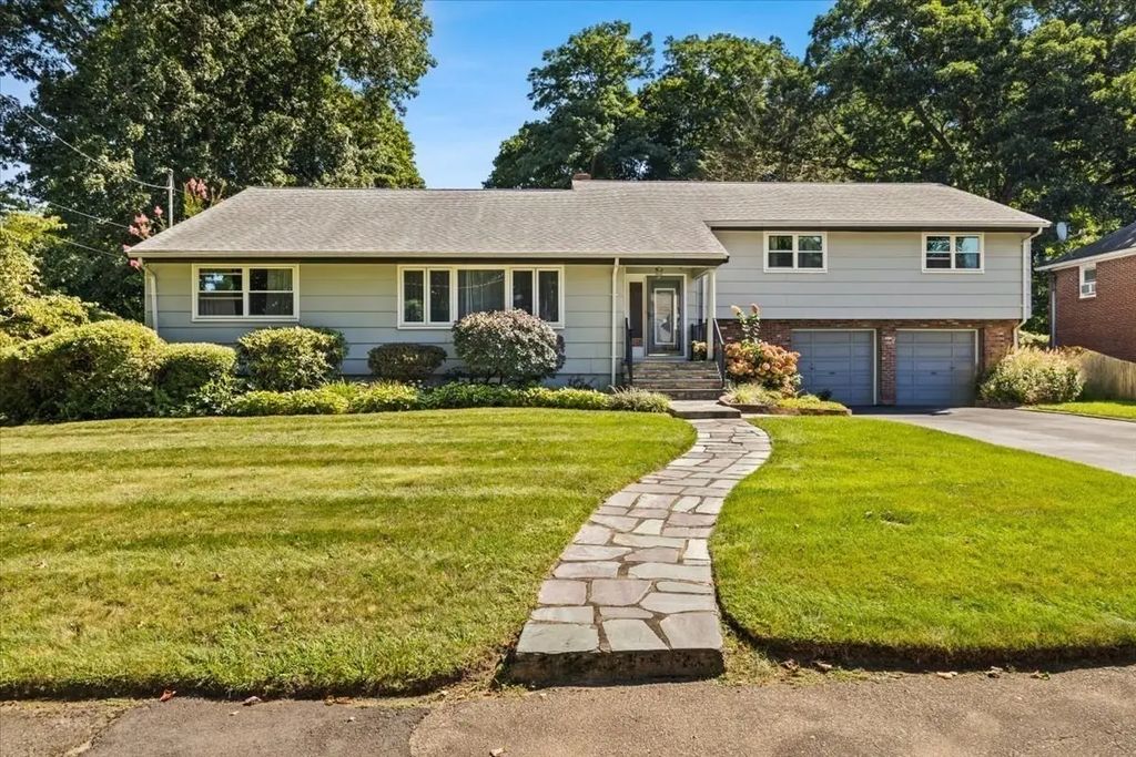 30 Bassett Rd, Brockton