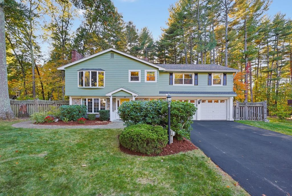 38 Ledgewood Rd, Framingham