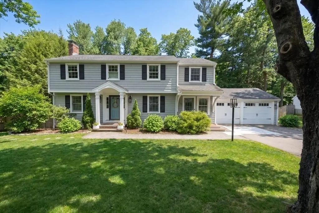 36 Independence Ln, Hingham