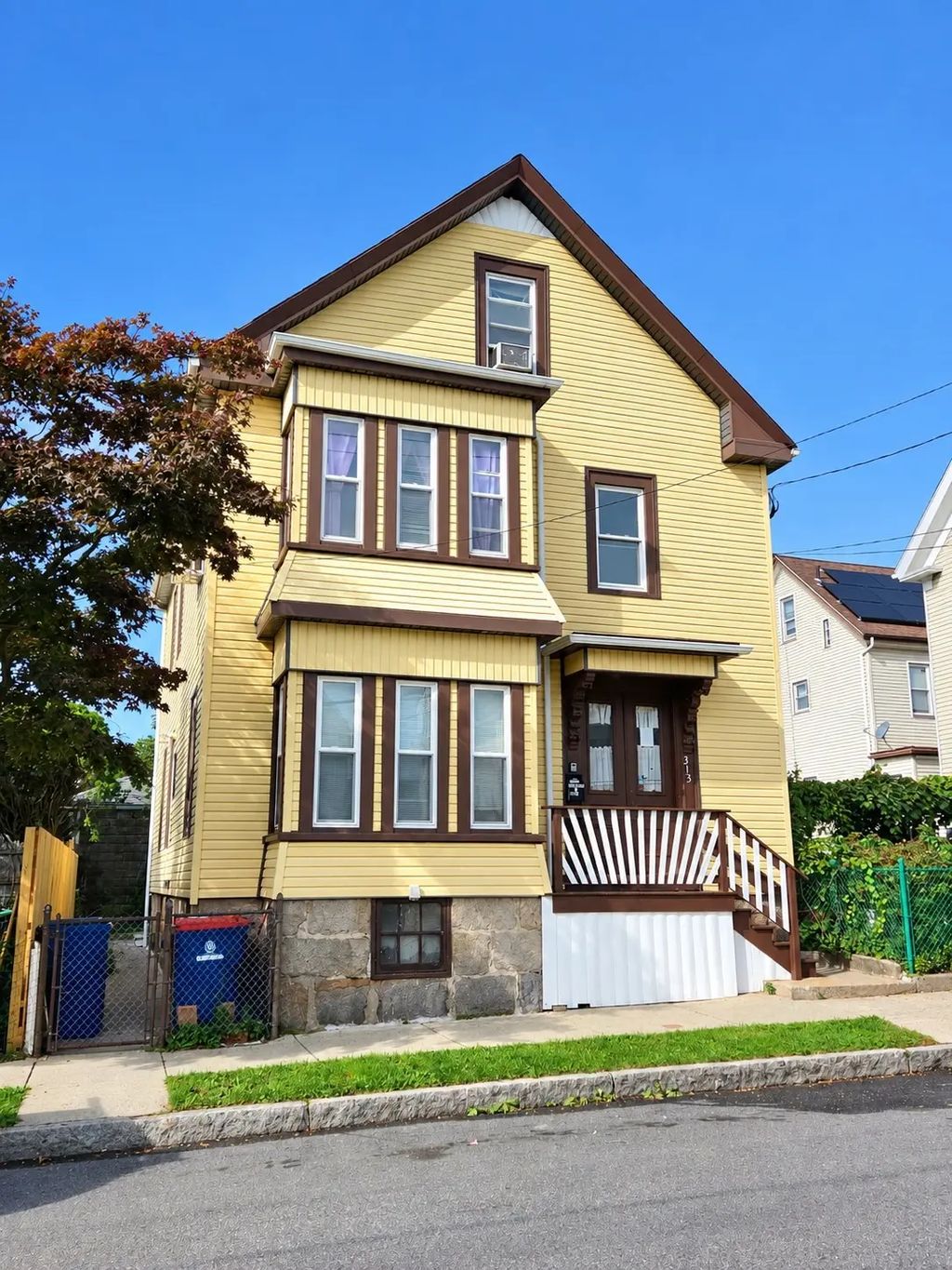 313 Orchard St, New Bedford