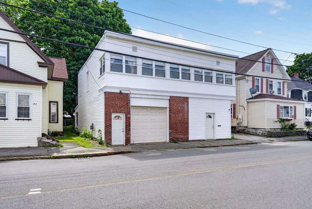 84 Lowell St, Methuen