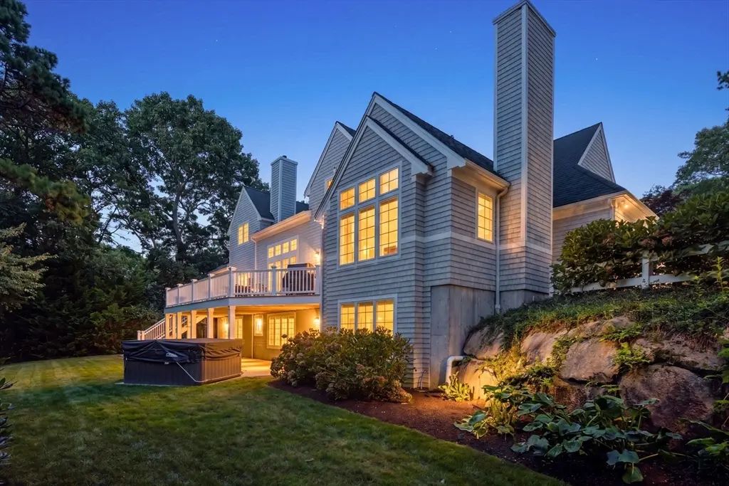 28 Longshank Cir, Falmouth