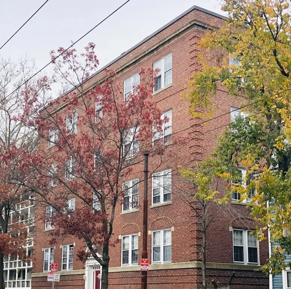 205 Mount Auburn St #4d, Cambridge