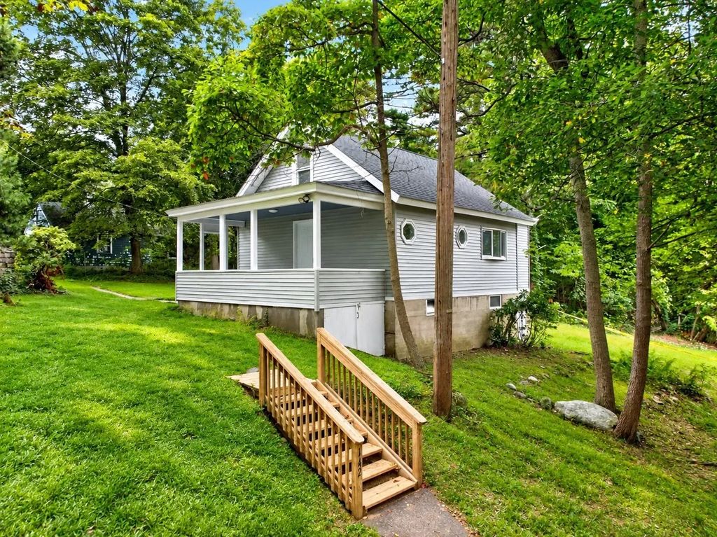 142 May St, North Attleboro