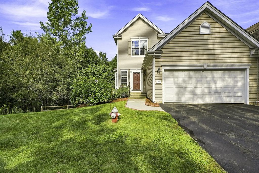 18 Daffodil Ct #18, Grafton